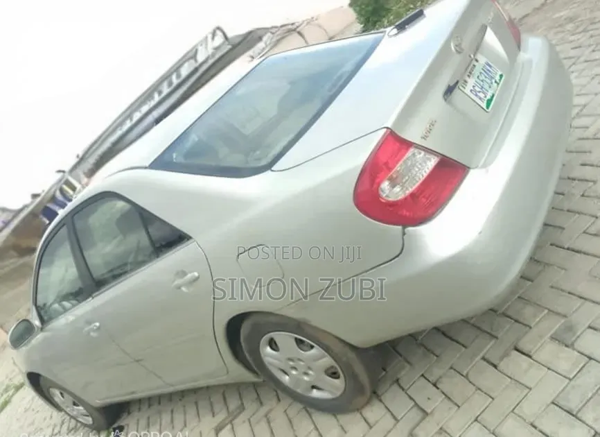 Toyota Camry LE 4dr Sedan (2.4L 4cyl 5M) 2003 Silver