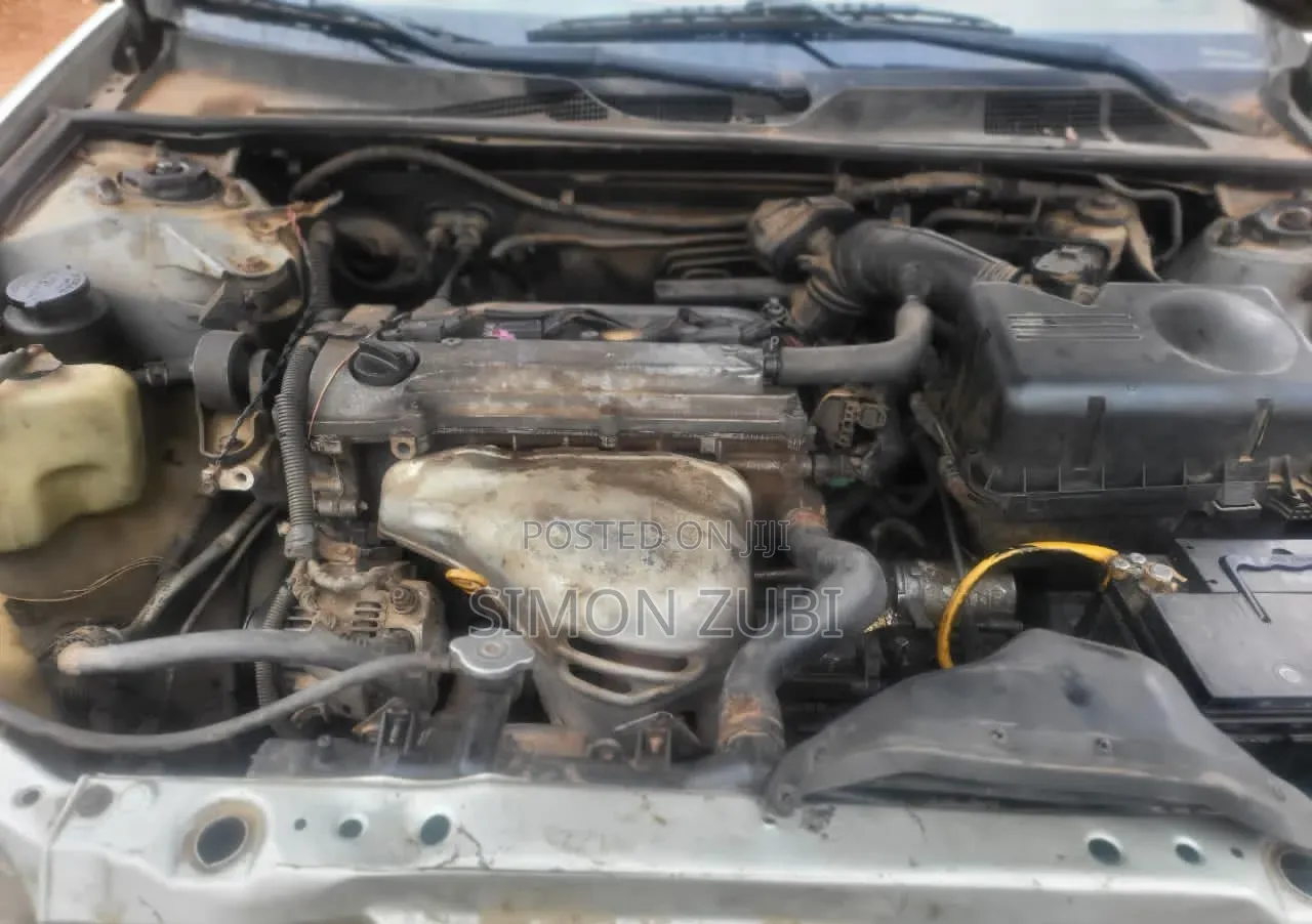 Toyota Camry LE 4dr Sedan (2.4L 4cyl 5M) 2003 Silver