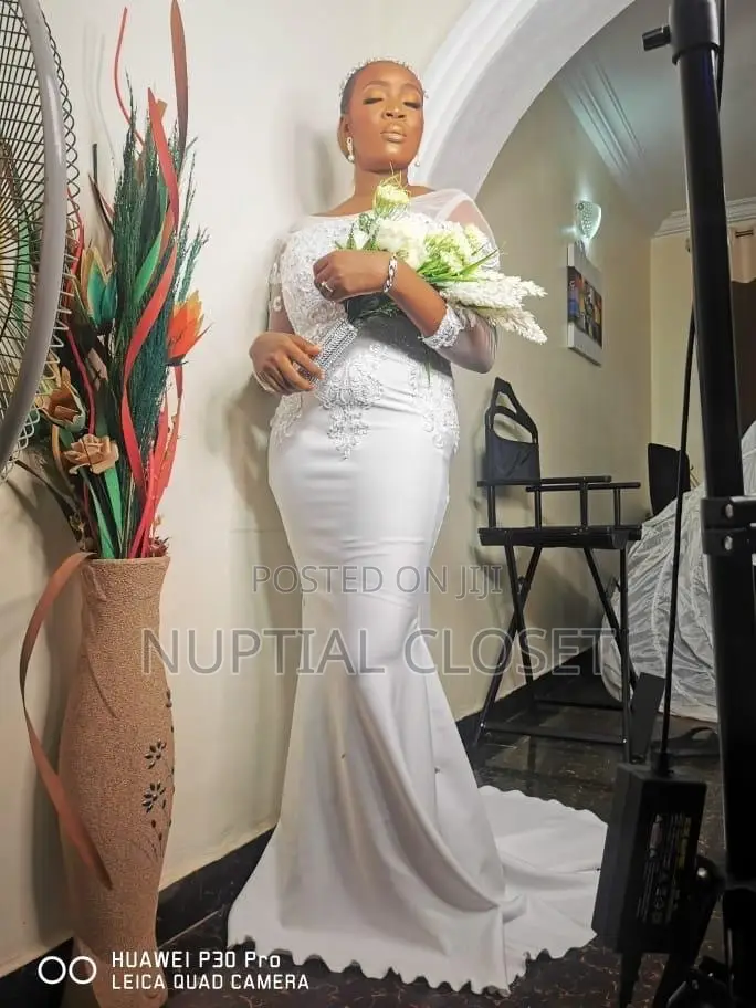 2 in 1 Wedding Dress With Accessories for Rent