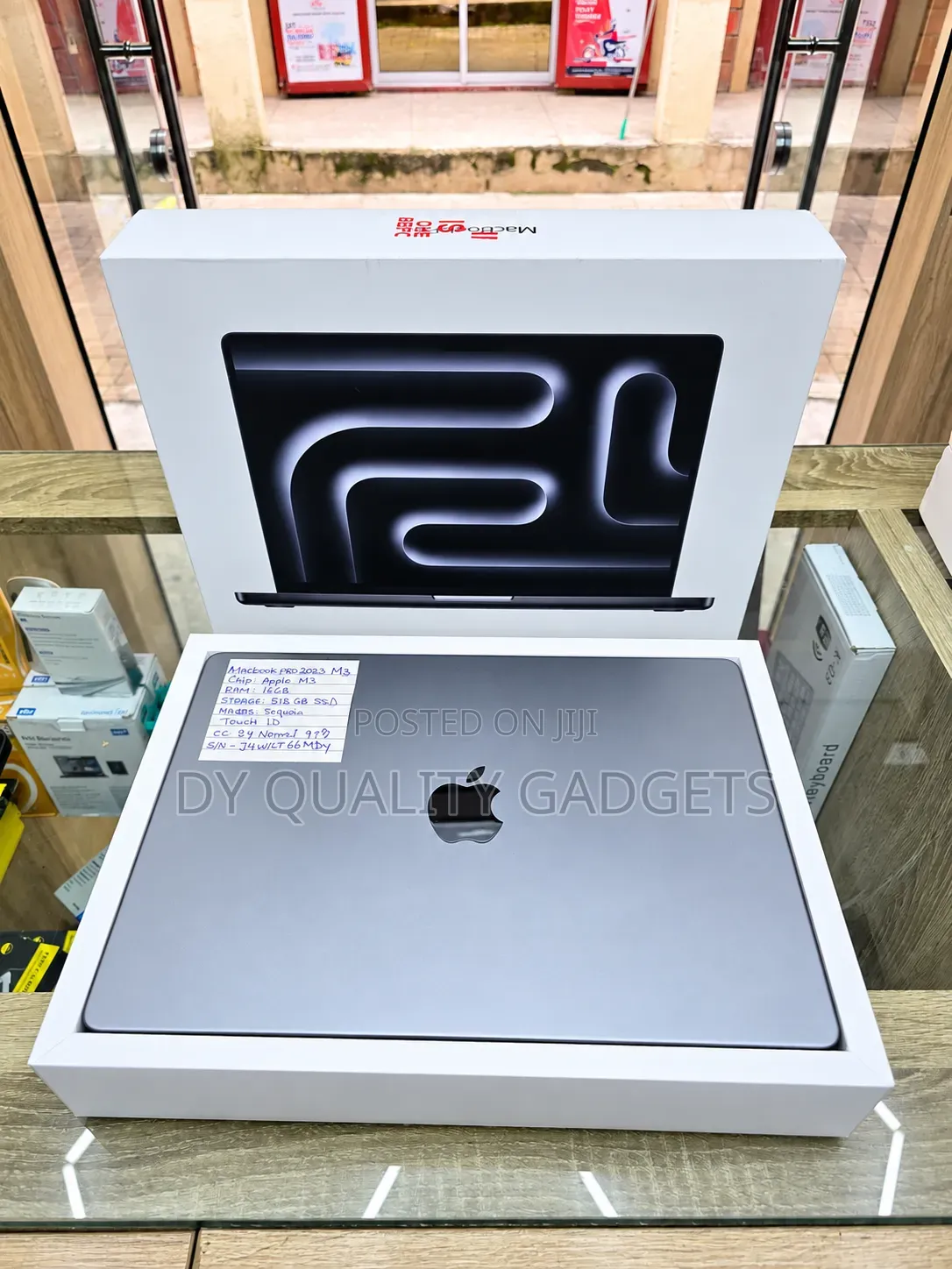 Laptop Apple MacBook Pro 2023 M3 16GB Apple M3 SSD 512GB