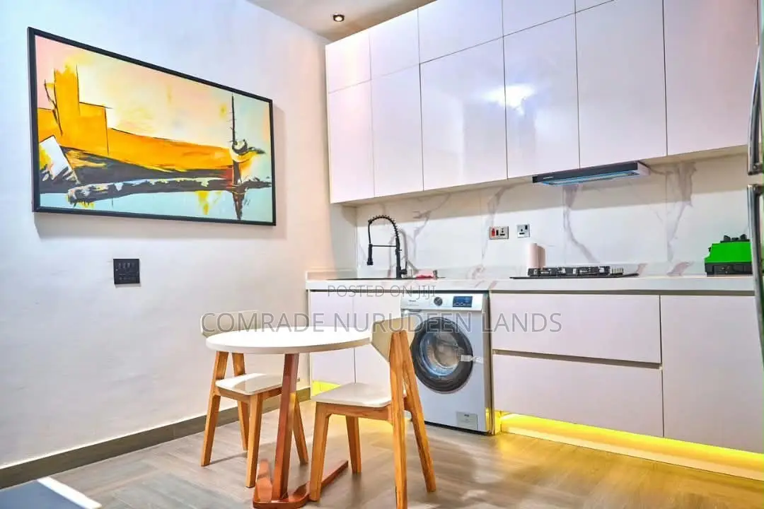 2bdrm Apartment in Lekki Phase 1 for rent
