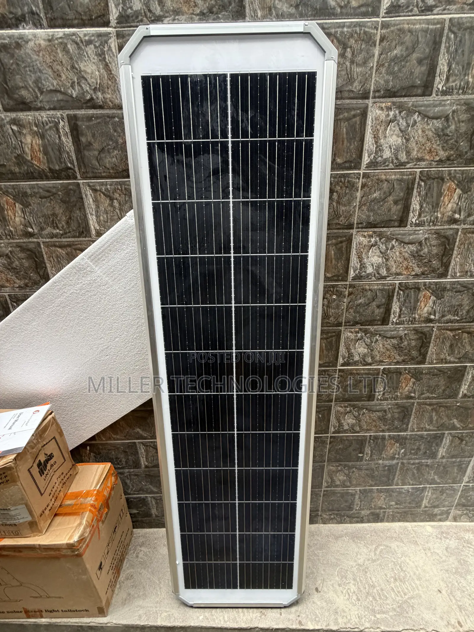 D2 Felicity All-in-One Solar LED Lamp for Outdoor Lighting
