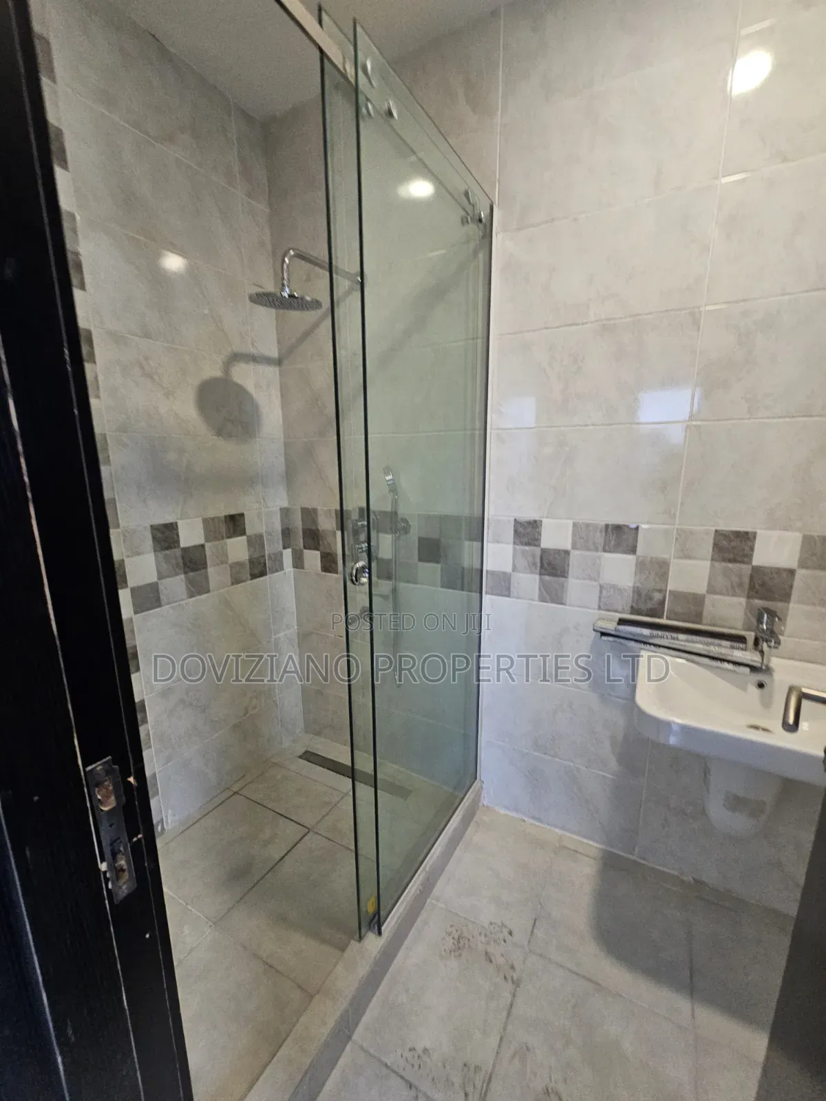 3bdrm Apartment in Ikeja GRA for rent