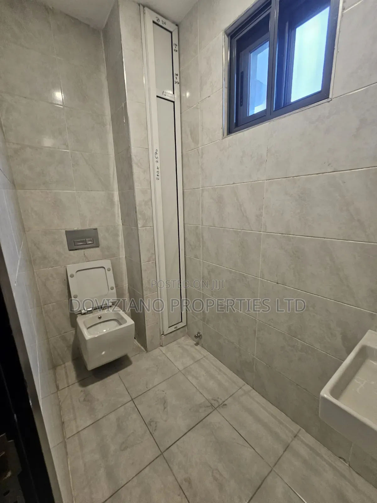 3bdrm Apartment in Ikeja GRA for rent