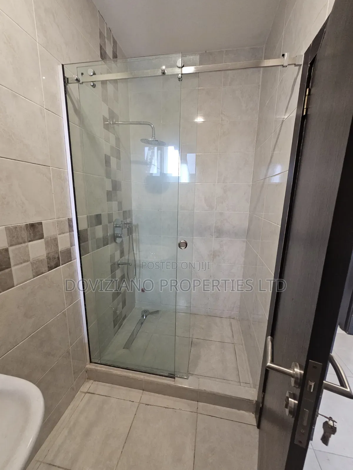 3bdrm Apartment in Ikeja GRA for rent