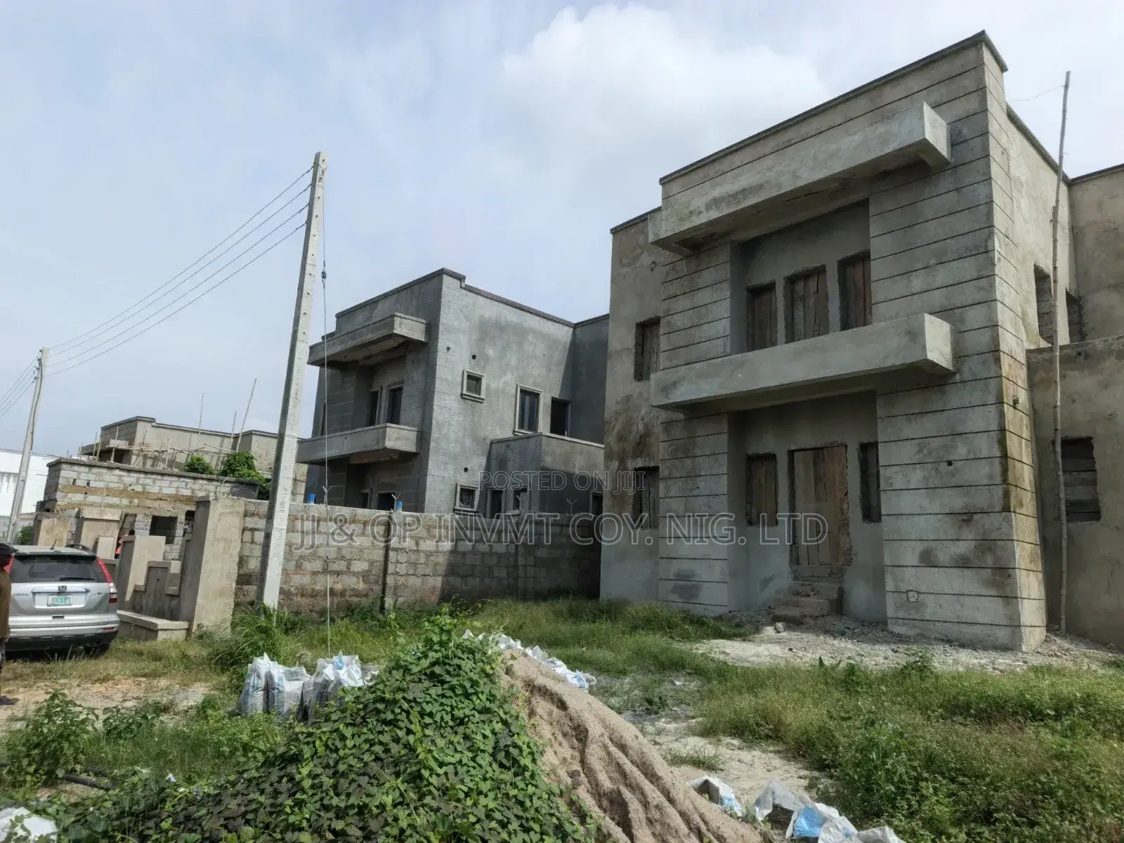 4bdrm Duplex in Surram Estate, Sabon Lugbe for sale