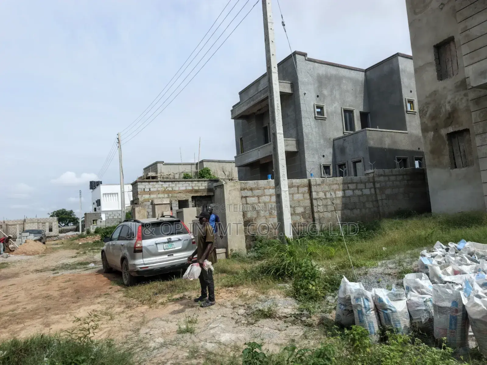 4bdrm Duplex in Surram Estate, Sabon Lugbe for sale