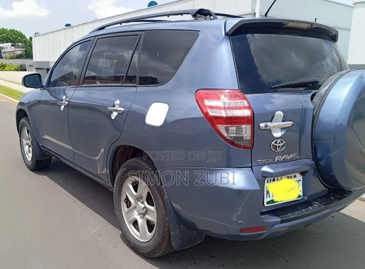 Toyota RAV4 2010 Blue