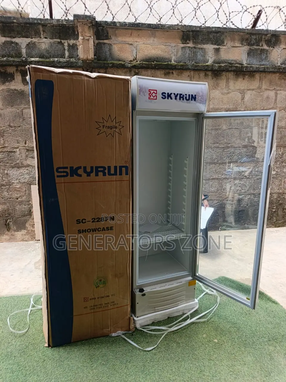 Skyrun SC-228FN Refrigerated Showcase for Stores