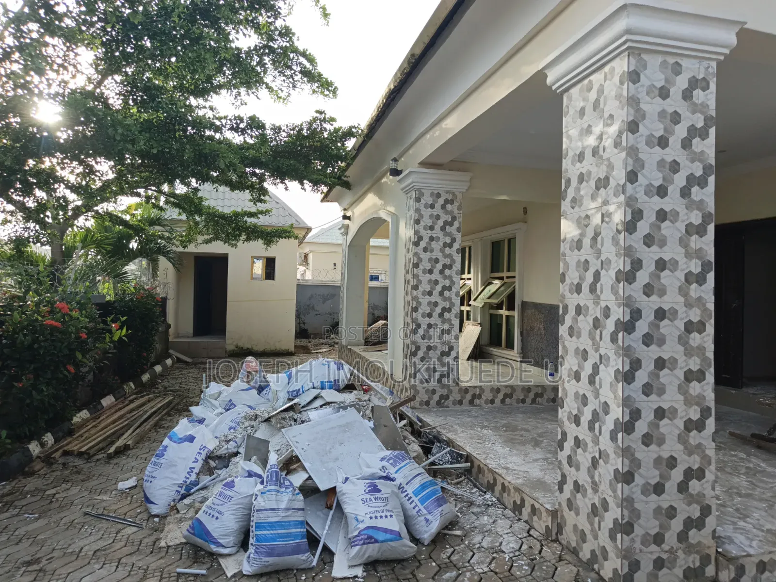 3bdrm Bungalow in Faplins Estate, Dakwo District for sale