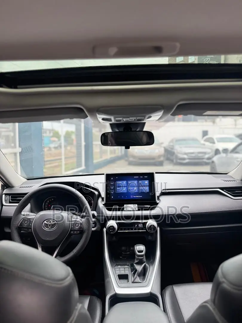 Toyota RAV4 2021 Black