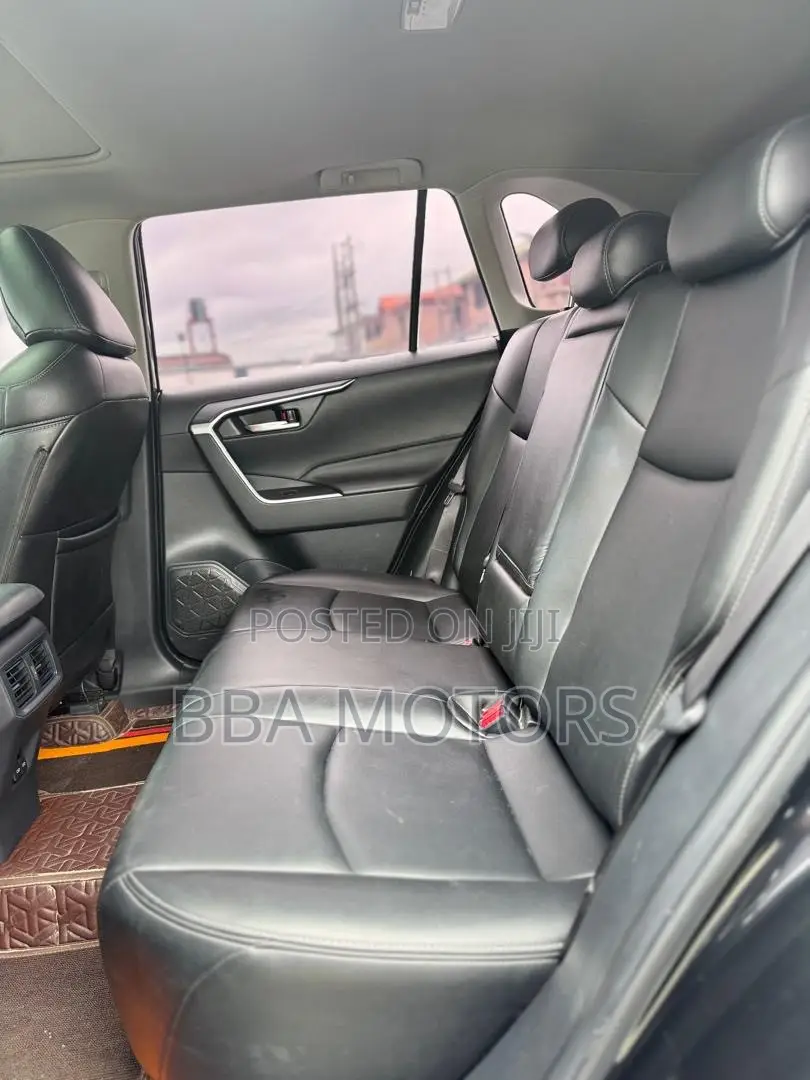 Toyota RAV4 2021 Black