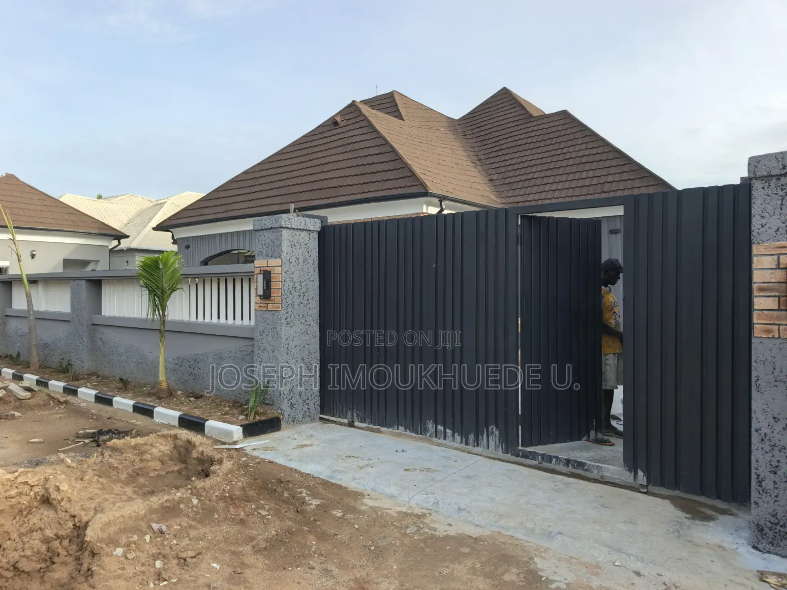 4bdrm Bungalow in Faplins Estate, Dakwo District for sale