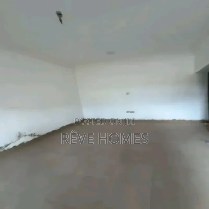 Mini Flat in CHallenge / Mushin for rent