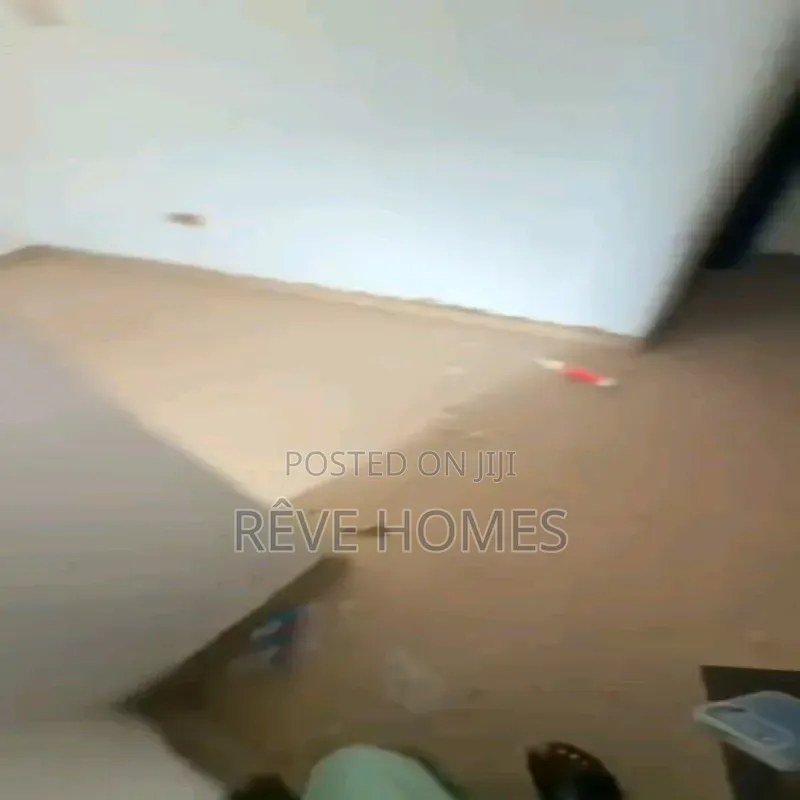 Mini Flat in CHallenge / Mushin for rent