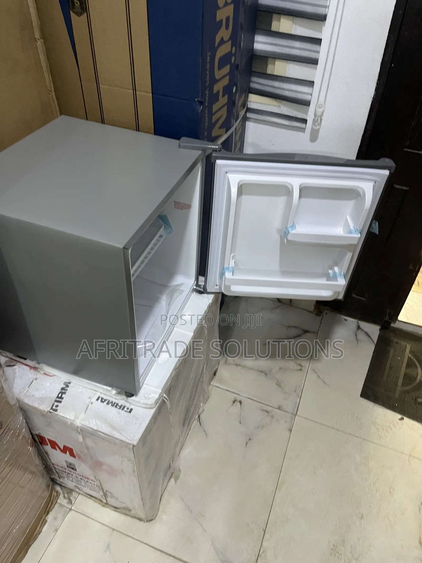 Skyrun 48L Compact Bedside Refrigerator With Ice Box