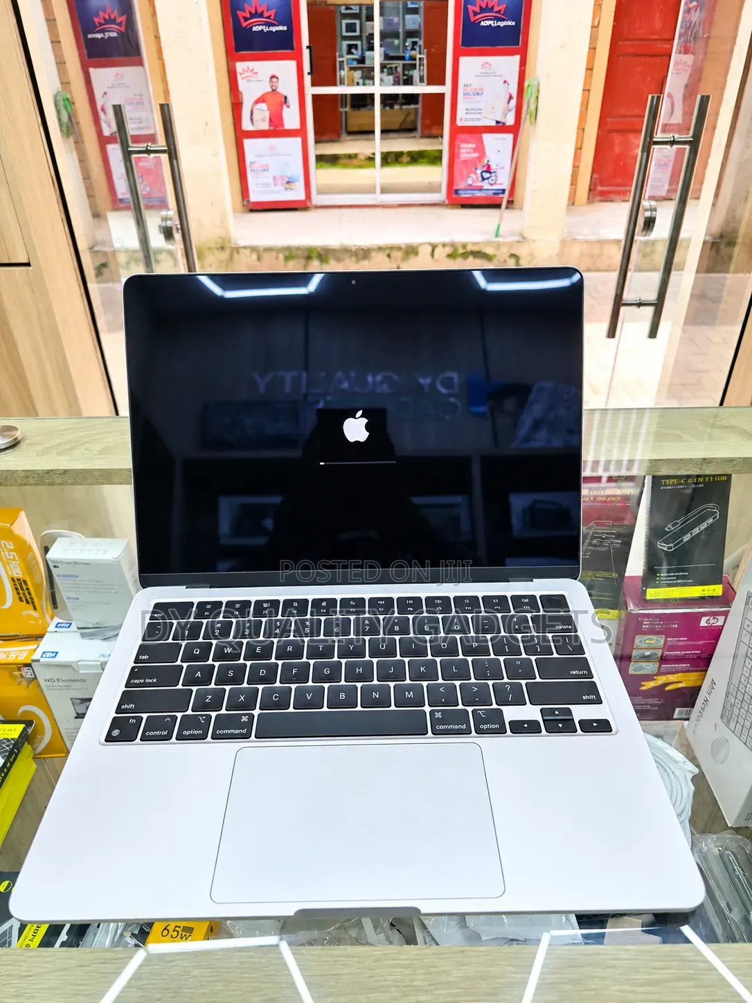Laptop Apple MacBook Air 2022 M2 8GB Apple M2 SSD 512GB