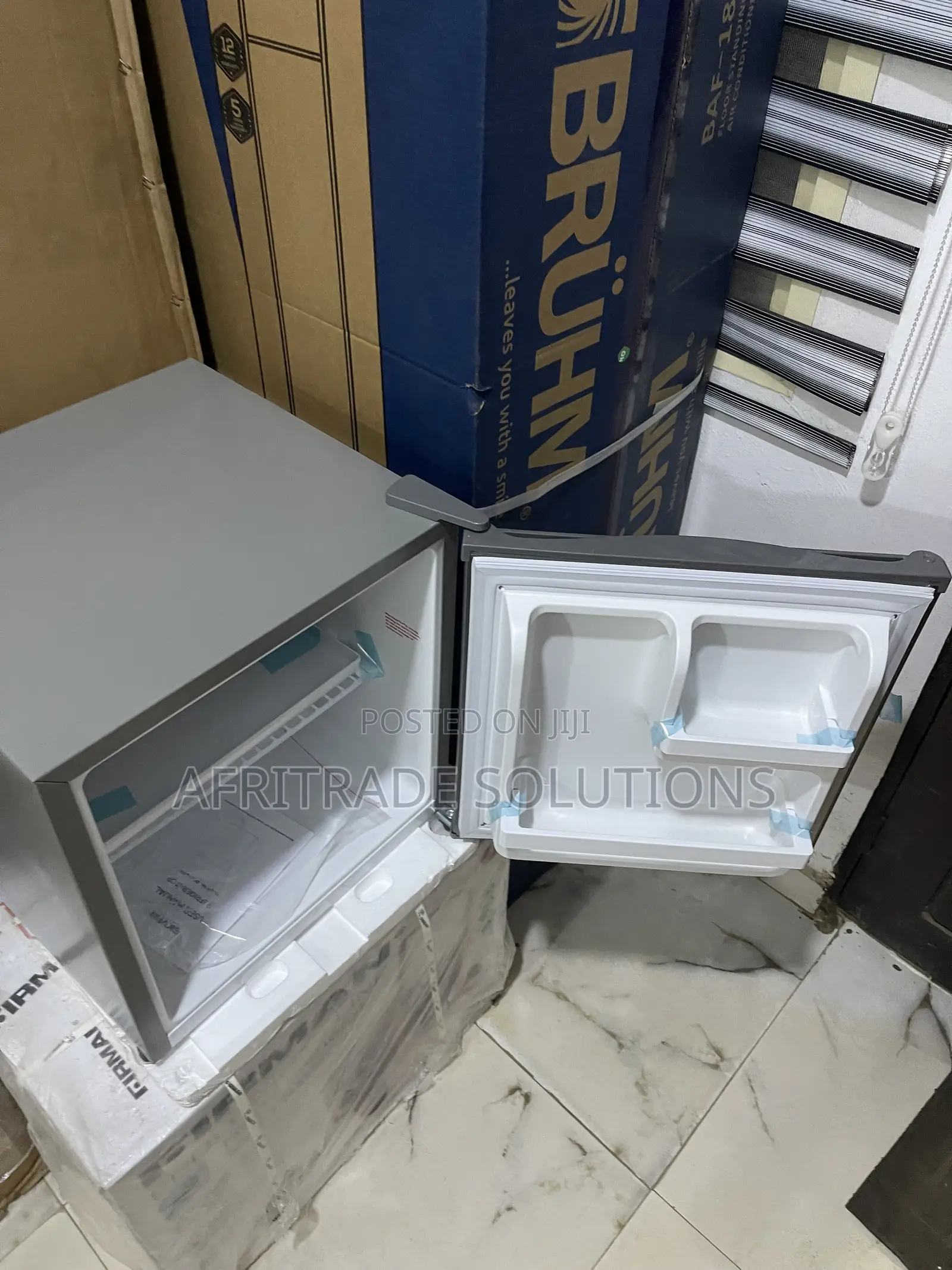 Skyrun BCD-50HW 48L Space-Saver Fridge