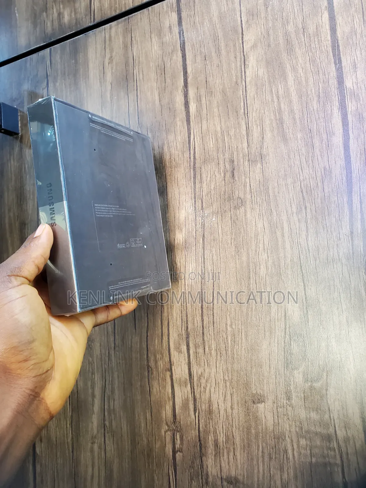 New Samsung Galaxy Z Fold4 256 GB Gold