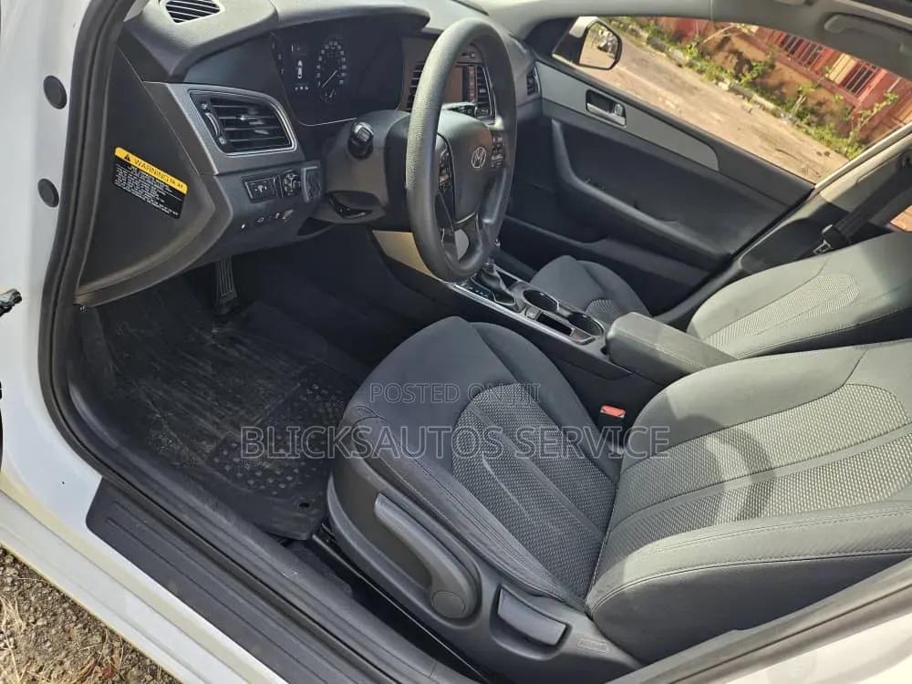 Hyundai Sonata Base Sedan FWD (2.4L 4cyl 6A) 2016 White