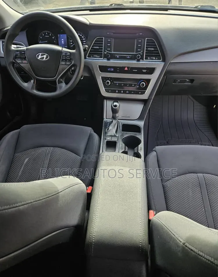 Hyundai Sonata Base Sedan FWD (2.4L 4cyl 6A) 2016 White