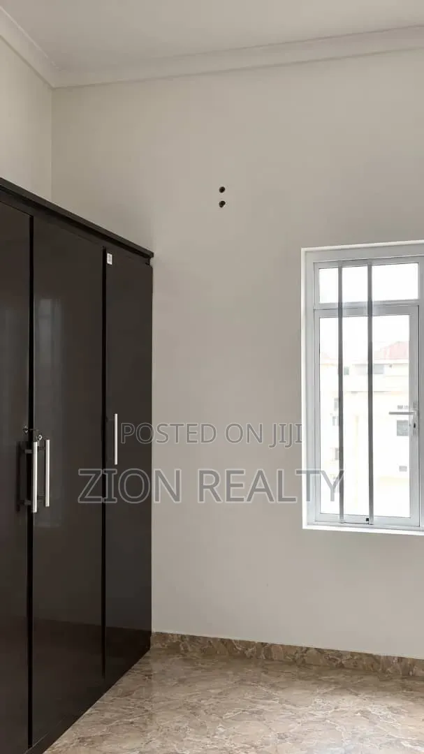 2bdrm Apartment in Blue House Area, Awoyaya for rent