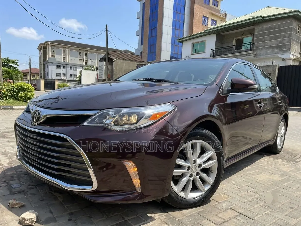 Toyota Avalon XLE Sedar FWD (3.5L 6cyl 6A) 2013 Burgundy