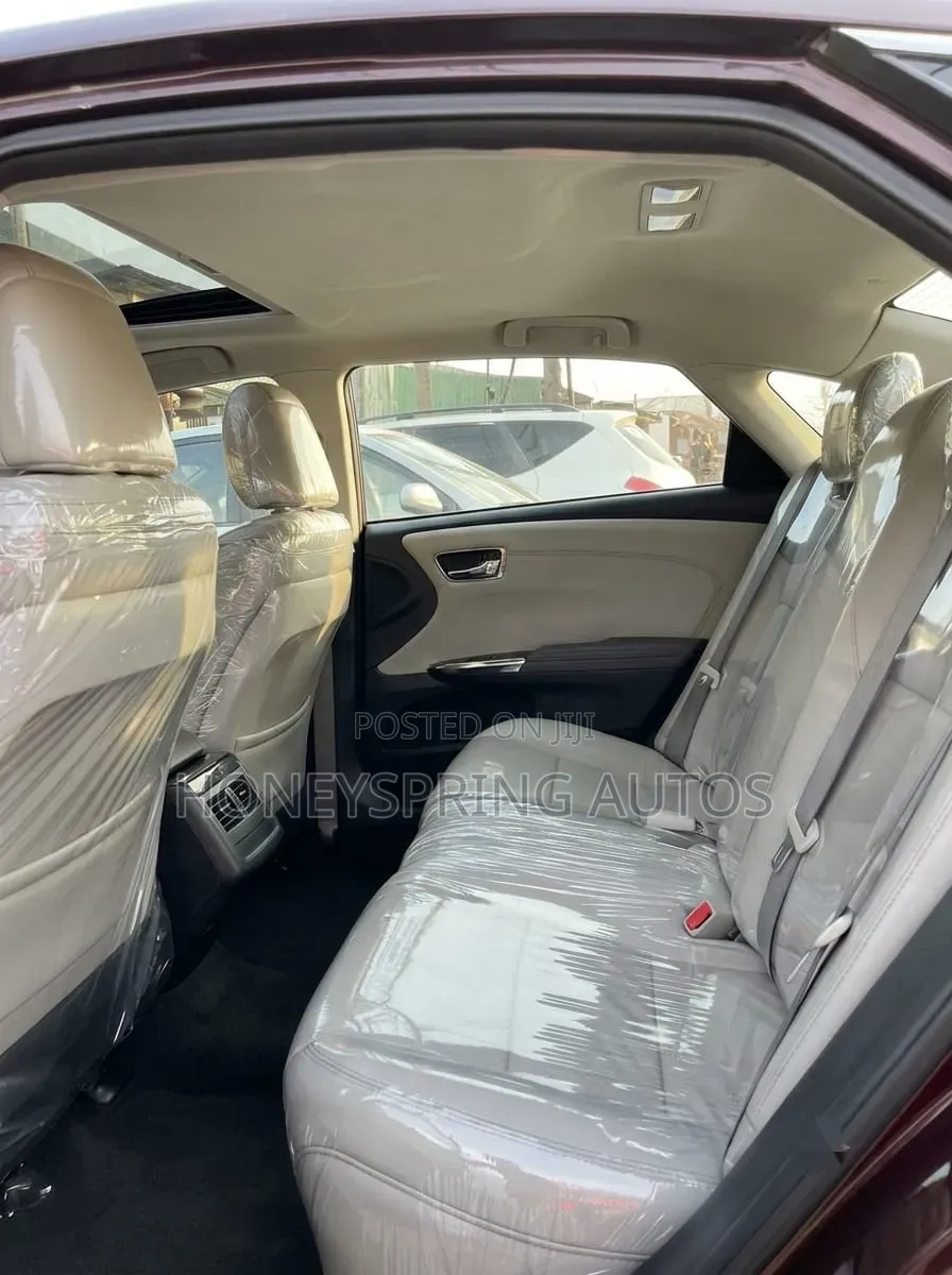 Toyota Avalon XLE Sedar FWD (3.5L 6cyl 6A) 2013 Burgundy