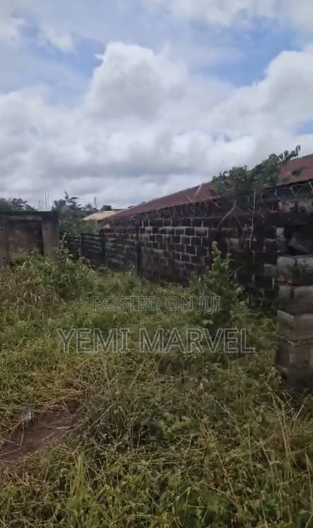 500sqm of Land for Sale With Demolishable Building at Oluode/Adeoje