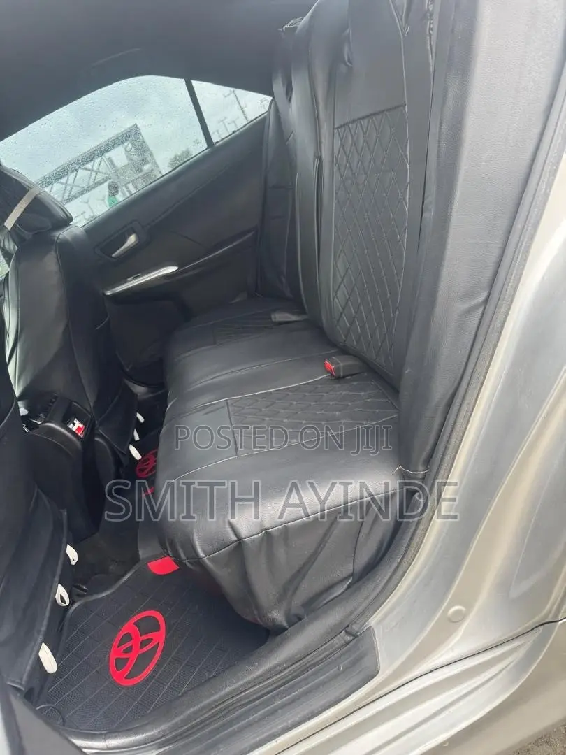 Toyota Camry SE 4dr Sedan (2.5L 4cyl 6A) 2013 Silver