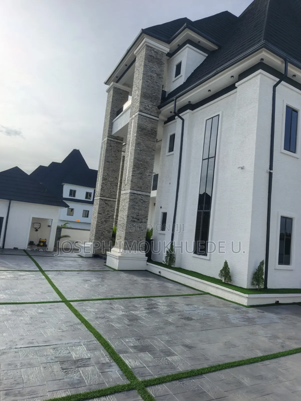 5bdrm Duplex in Faplins Estate, Dakwo District for sale