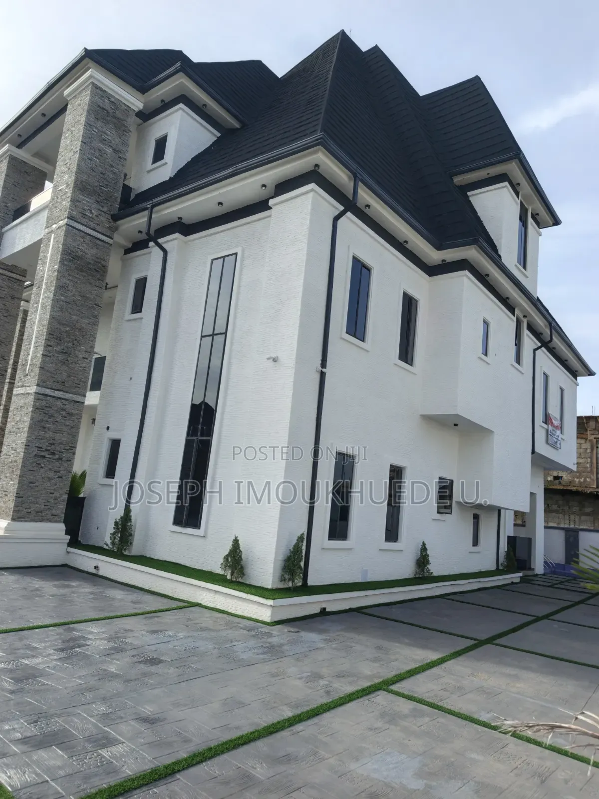5bdrm Duplex in Faplins Estate, Dakwo District for sale