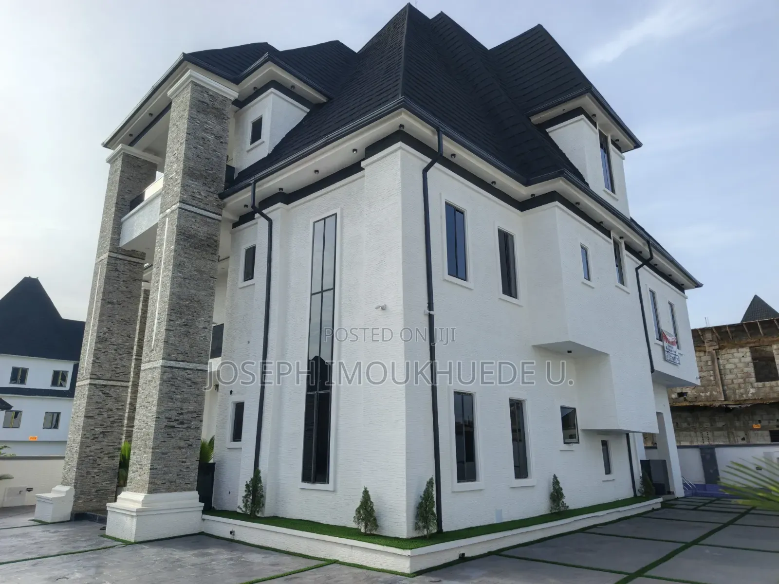 5bdrm Duplex in Faplins Estate, Dakwo District for sale