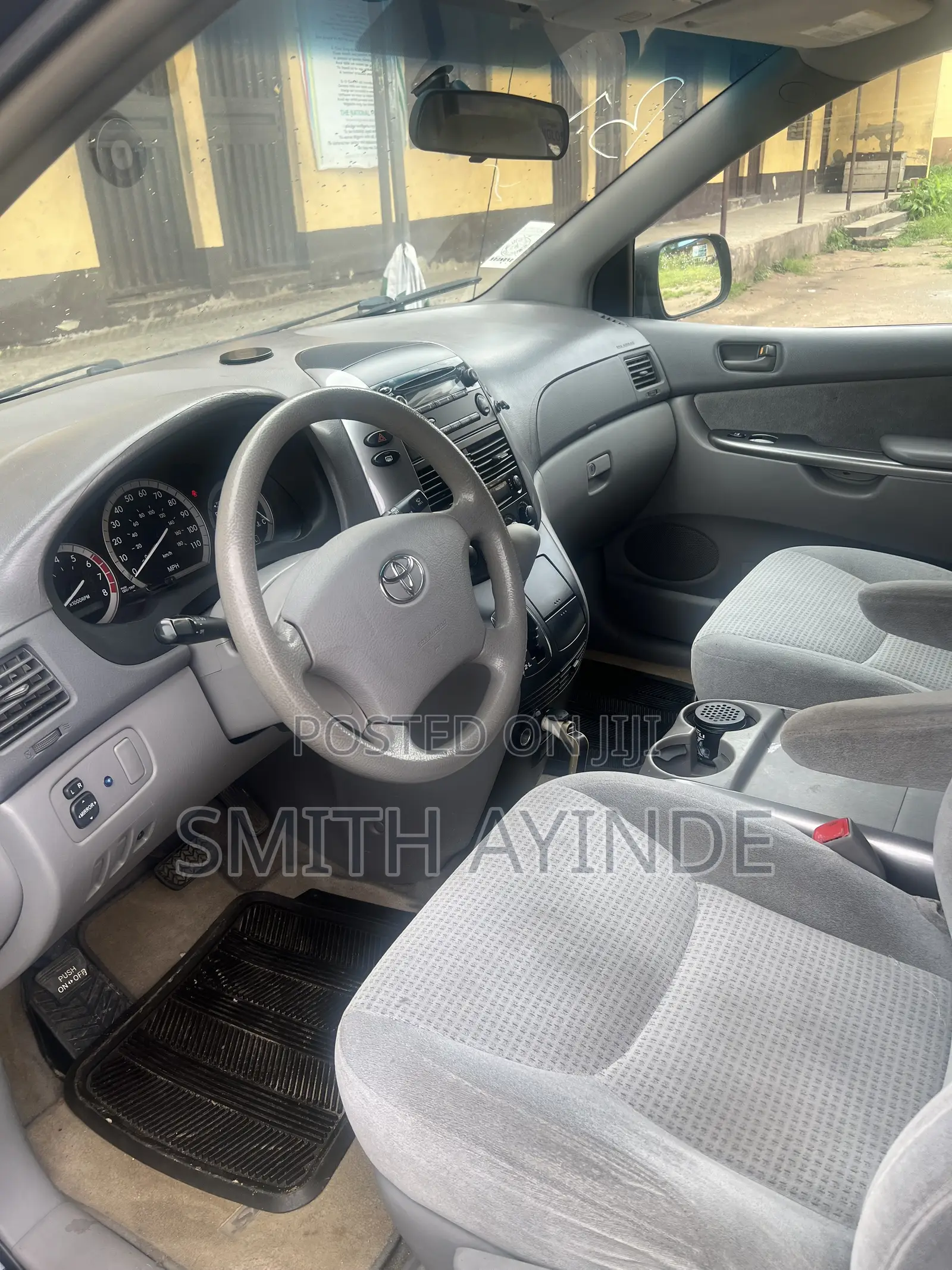Toyota Sienna LE FWD 2006