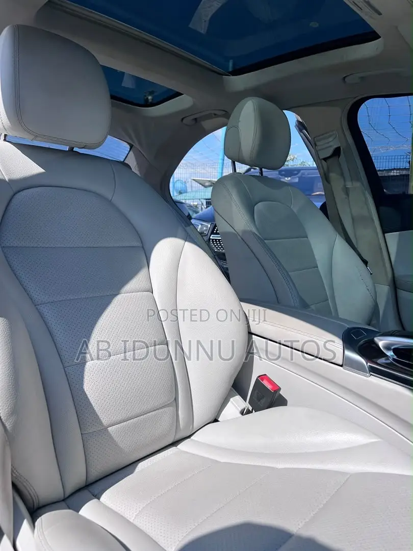 Mercedes-Benz C300 Luxury 4dr AWD 4Matic Sedan (2.0L 4cyl 7A) 2015 Blue