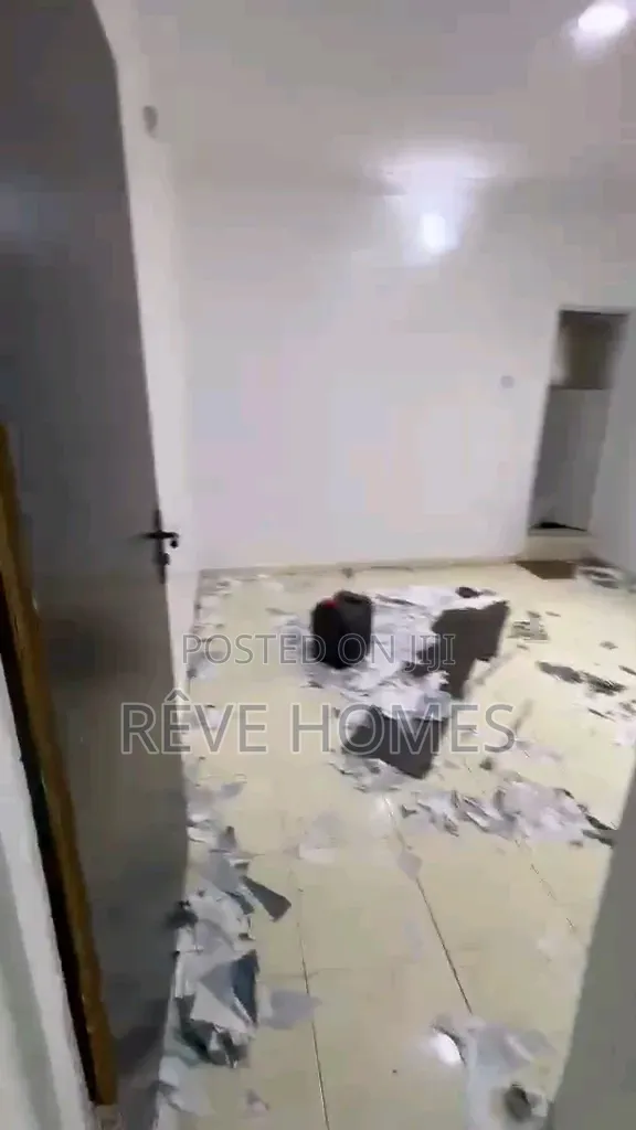 2bdrm Block of Flats in Onike for rent