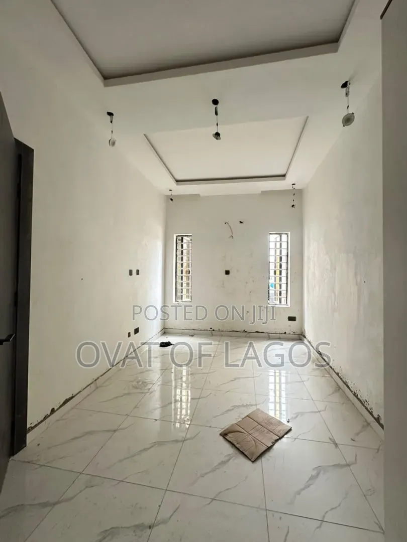 5bdrm Duplex in Lekki Phase 1 for sale