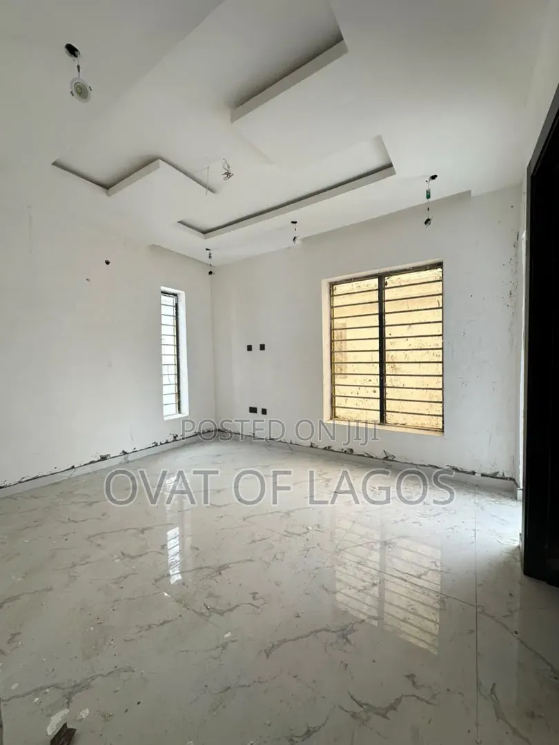 5bdrm Duplex in Lekki Phase 1 for sale