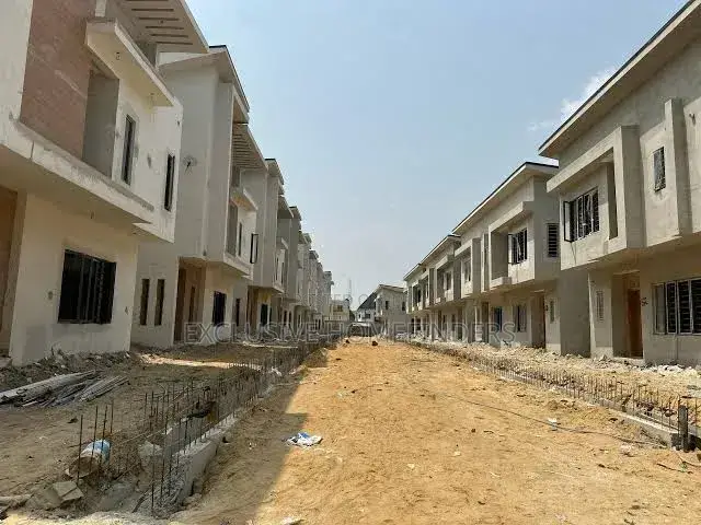 3bdrm Duplex in Ambiance Iii, Peninsula Estate for sale