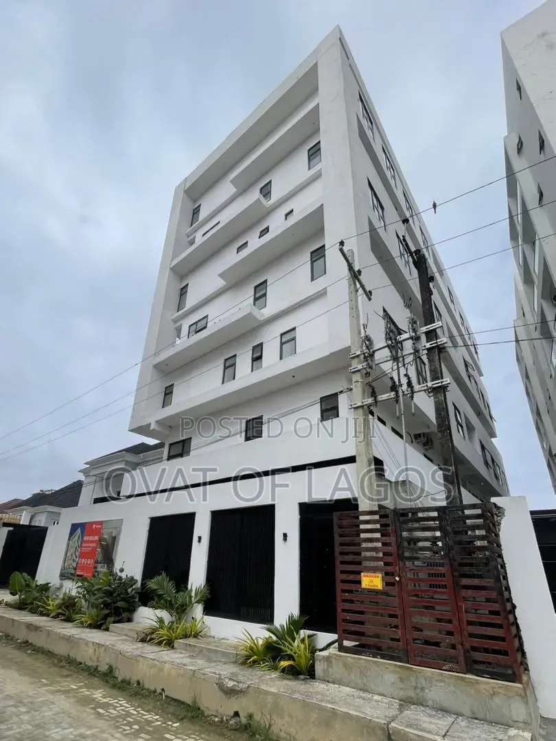 3bdrm Maisonette in Lekki Phase 1 for sale
