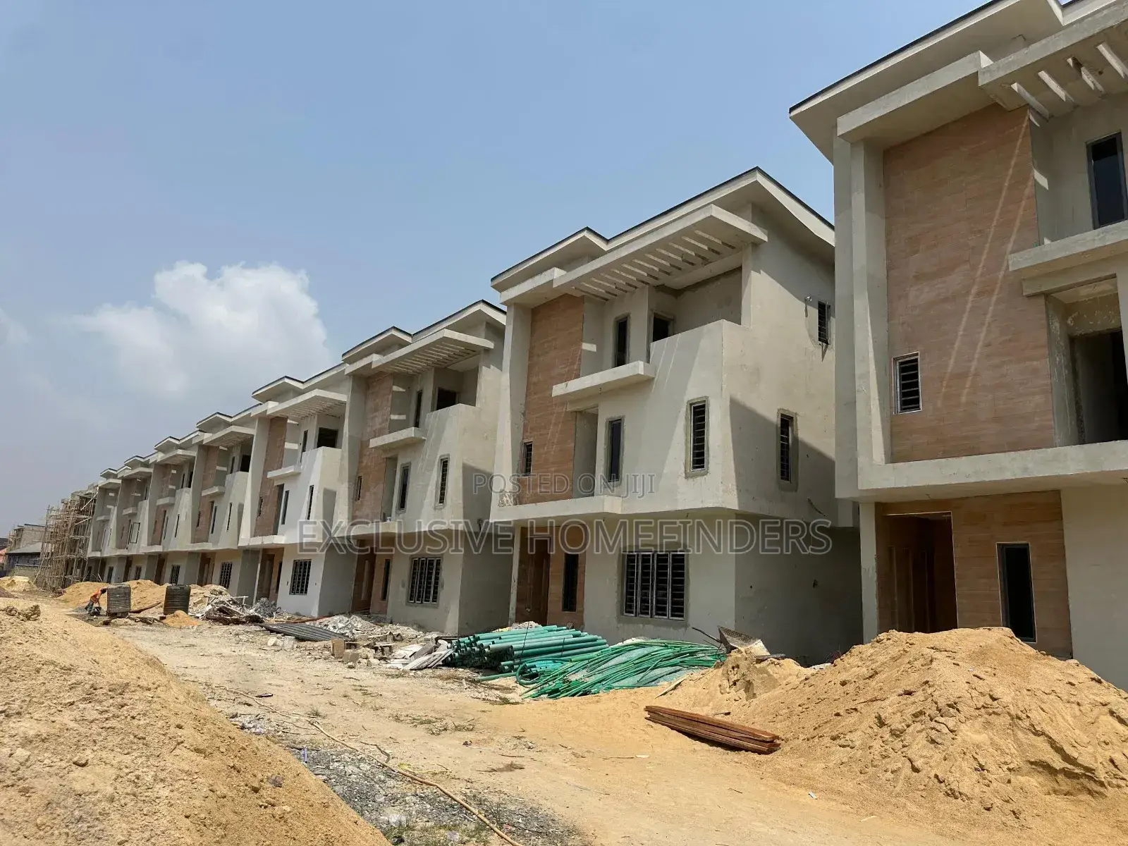3bdrm Duplex in Ambiance Iii, Peninsula Estate for sale