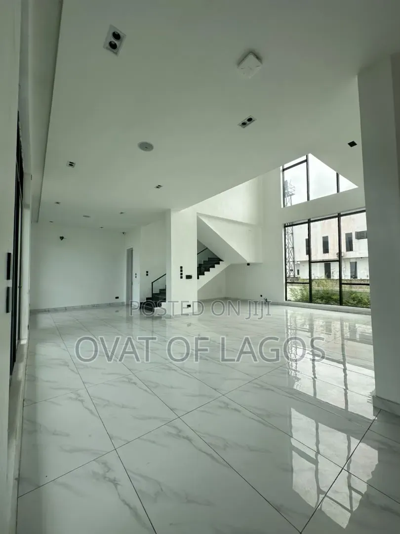 5bdrm Duplex in Megamound, Ikota for sale