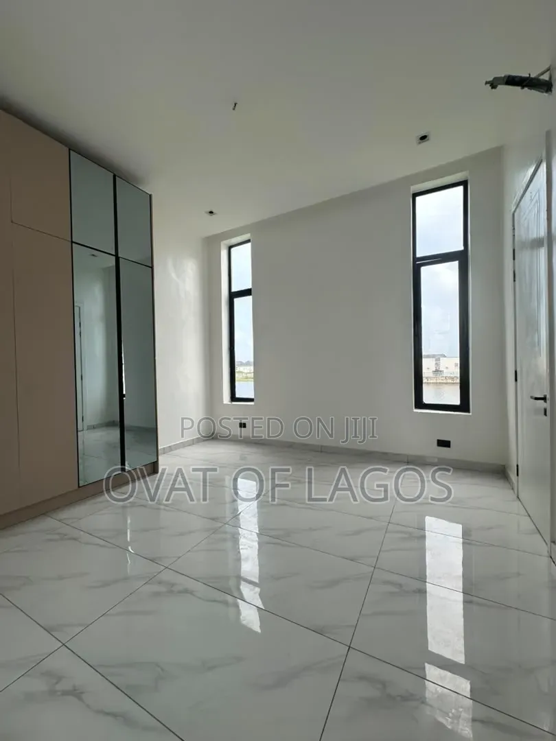 5bdrm Duplex in Megamound, Ikota for sale