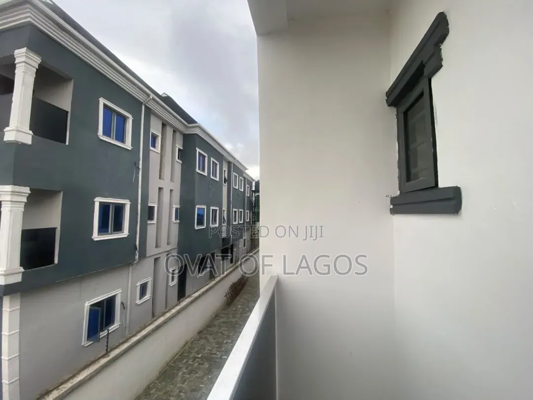 3bdrm Duplex in Ikota for sale
