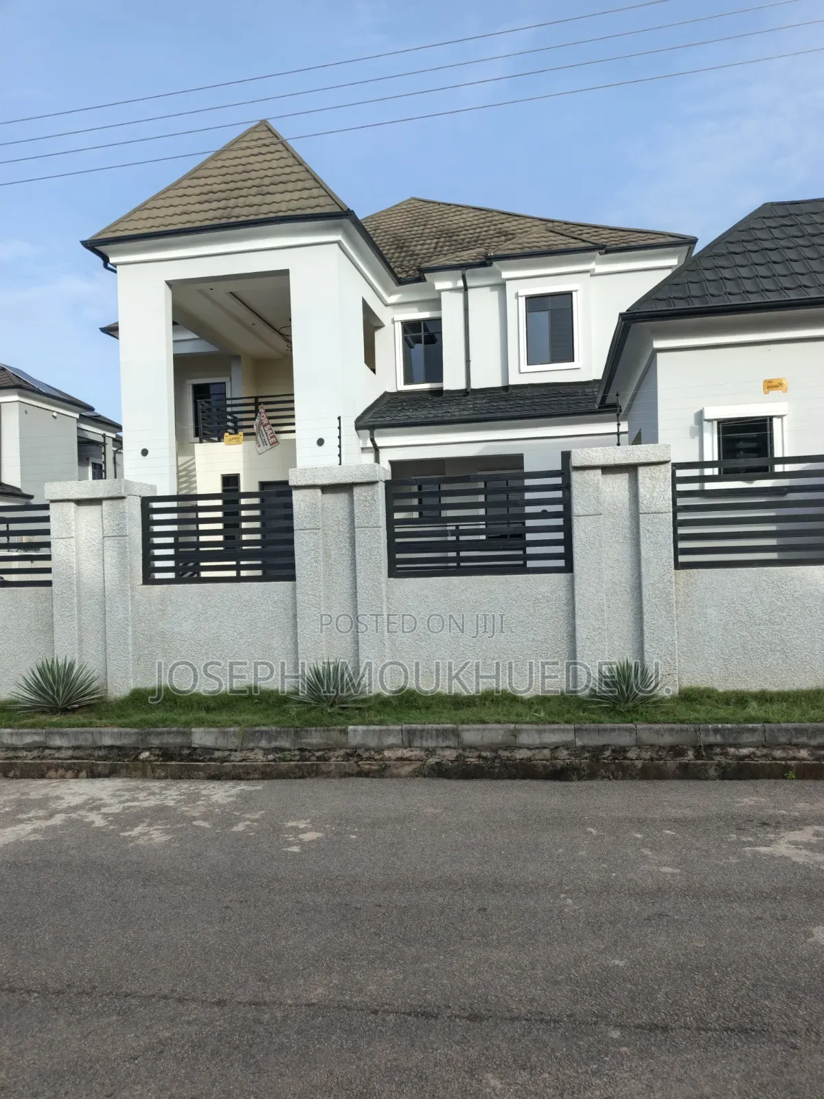 5bdrm Duplex in Faplins Estate, Dakwo District for sale