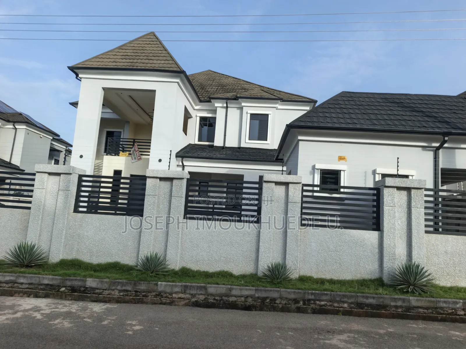 5bdrm Duplex in Faplins Estate, Dakwo District for sale