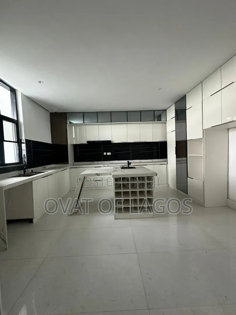4bdrm Duplex in Ikate for sale