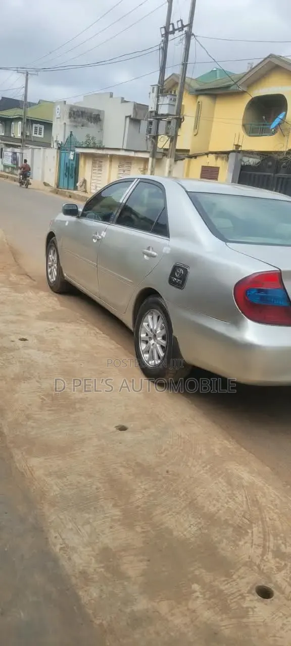 Toyota Camry LE 4dr Sedan (2.4L 4cyl 4A) 2004 Silver