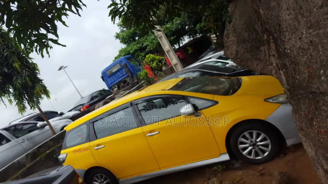 Toyota Wish 2015 Yellow
