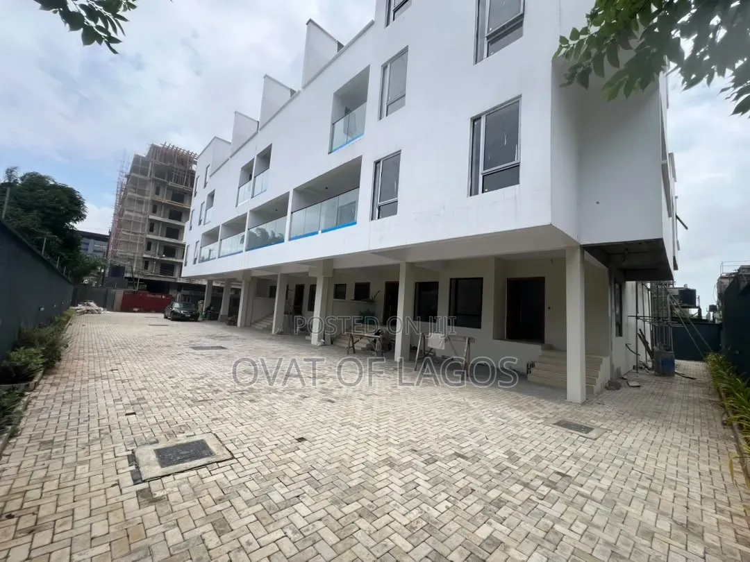 4bdrm Duplex in Victoria Island for sale